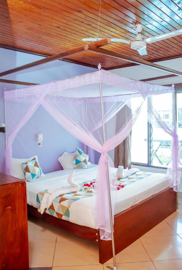 Papillon Garden Bar Villas Bamburi Exterior foto