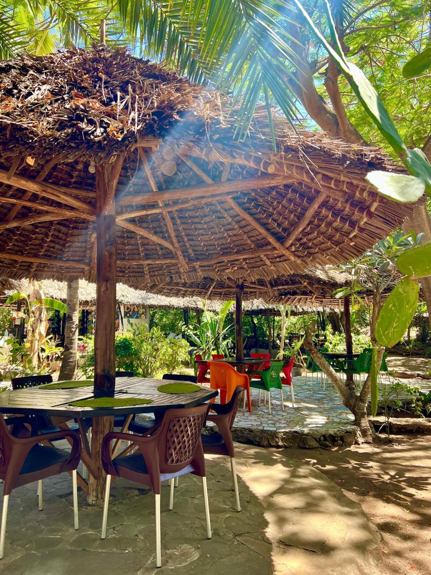 Papillon Garden Bar Villas Bamburi Exterior foto