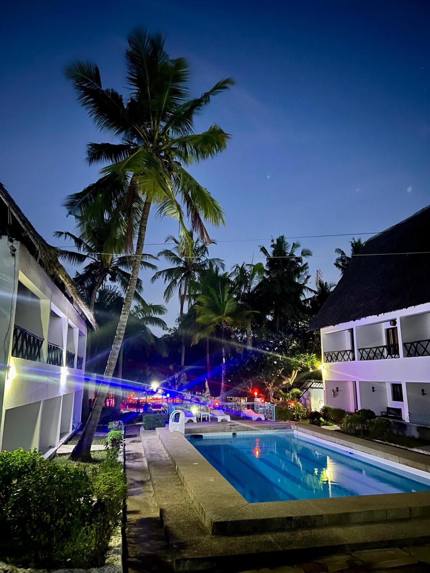 Papillon Garden Bar Villas Bamburi Exterior foto