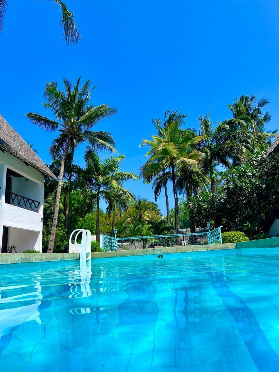 Papillon Garden Bar Villas Bamburi Exterior foto