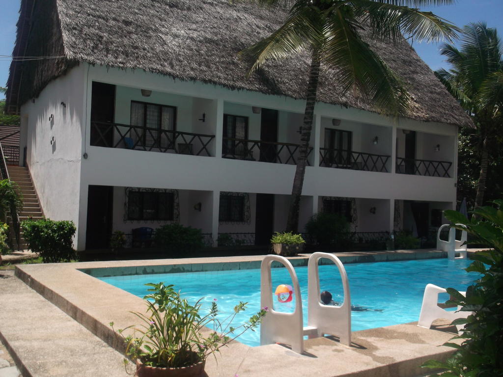 Papillon Garden Bar Villas Bamburi Exterior foto