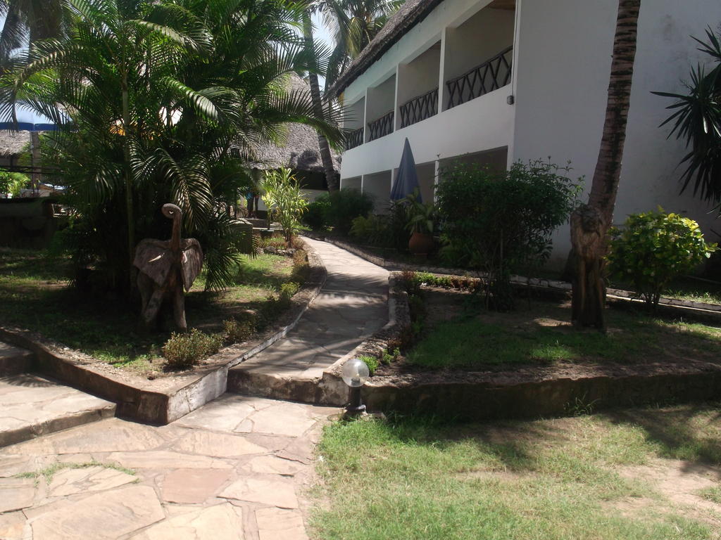 Papillon Garden Bar Villas Bamburi Exterior foto